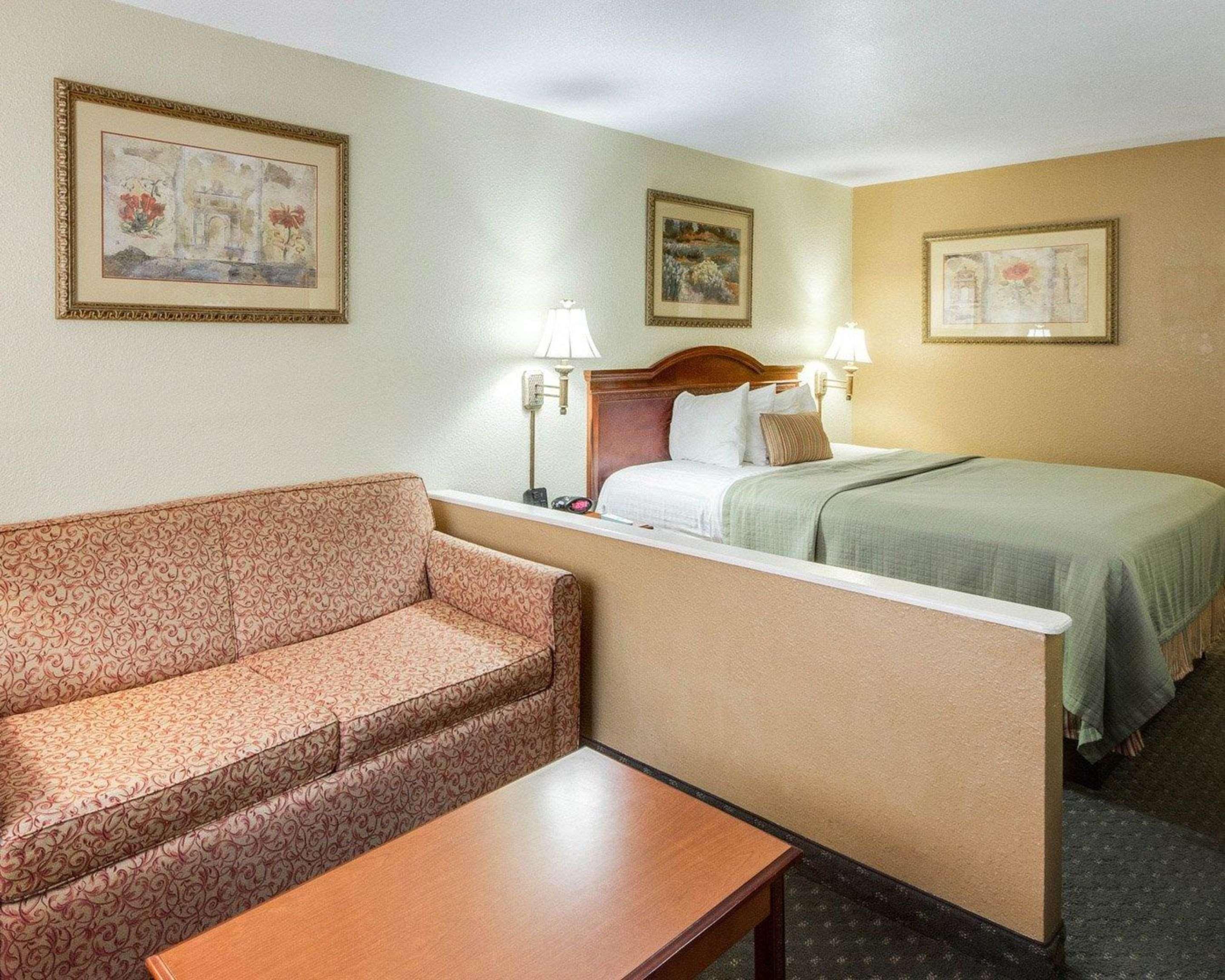 Econo Lodge Inn & Suites Eagle Pass Exterior foto