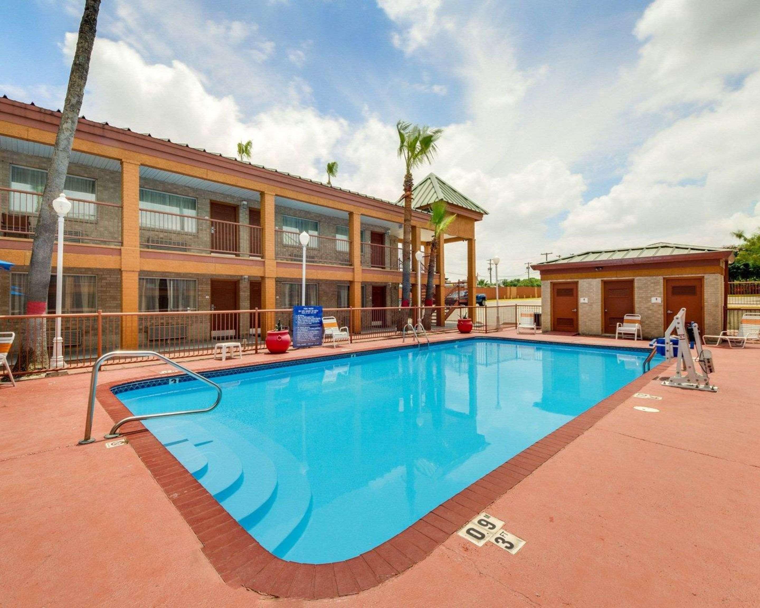 Econo Lodge Inn & Suites Eagle Pass Exterior foto